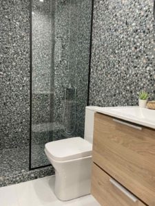 Bathroom_Dragoumi